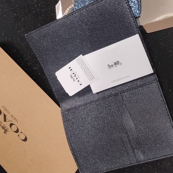 NWT Coach travel set - Picture 3 of 5